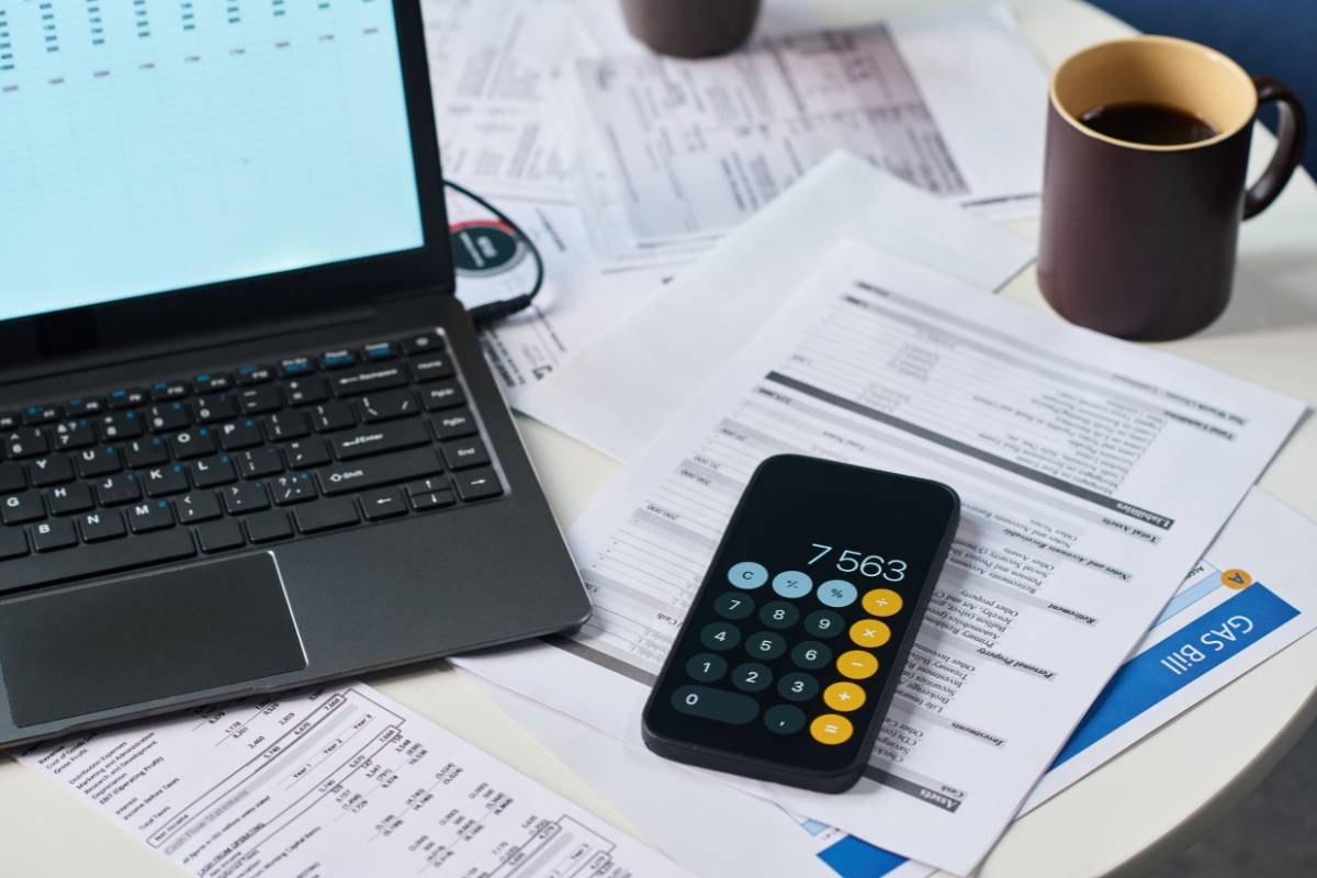 osoba obračunava porez